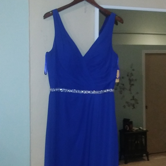 Mother of bride/groom - Picture 2 of 2